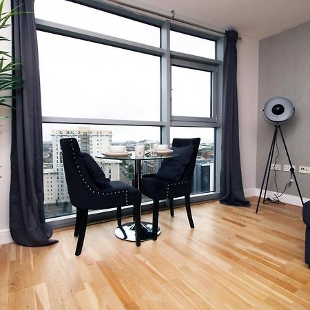 The View - Long Stay Offer - Modern Central Apartment And Parking By Cto Serviced Apartments Cardiff Exterior photo