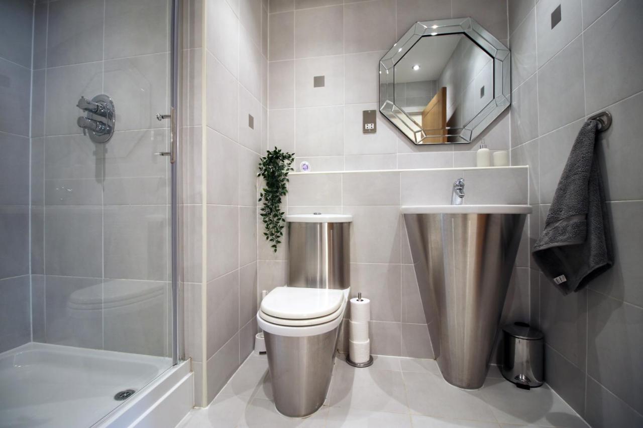 The View - Long Stay Offer - Modern Central Apartment And Parking By Cto Serviced Apartments Cardiff Exterior photo