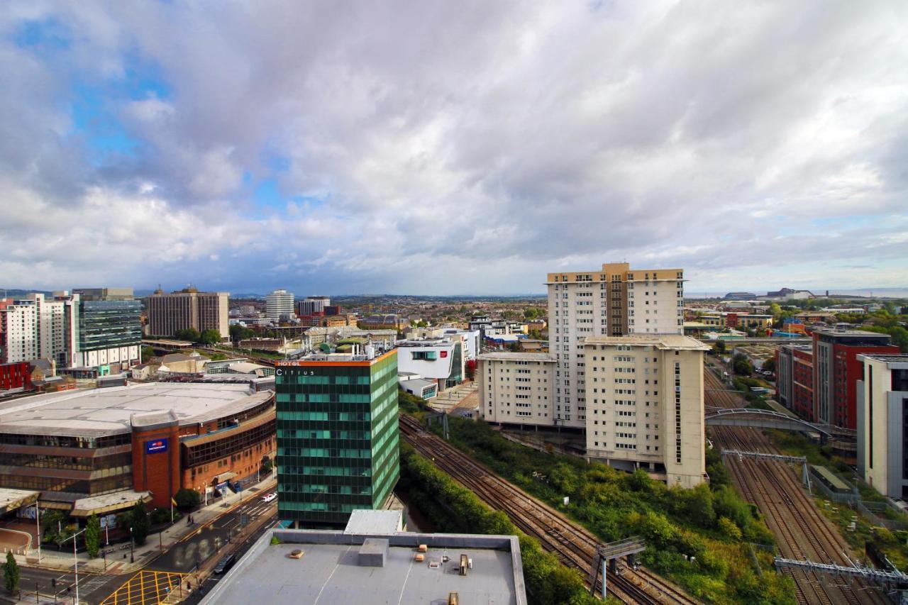 The View - Long Stay Offer - Modern Central Apartment And Parking By Cto Serviced Apartments Cardiff Exterior photo