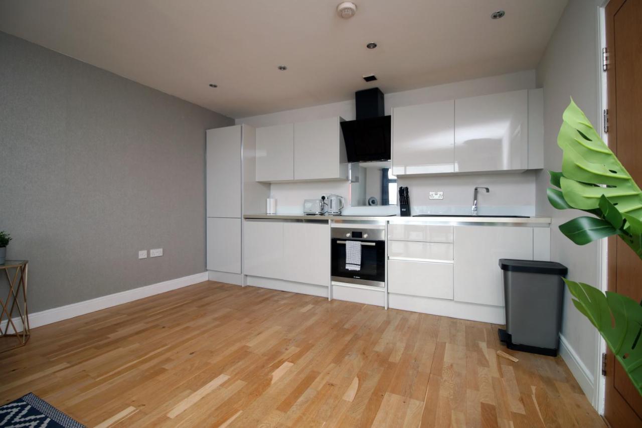 The View - Long Stay Offer - Modern Central Apartment And Parking By Cto Serviced Apartments Cardiff Exterior photo