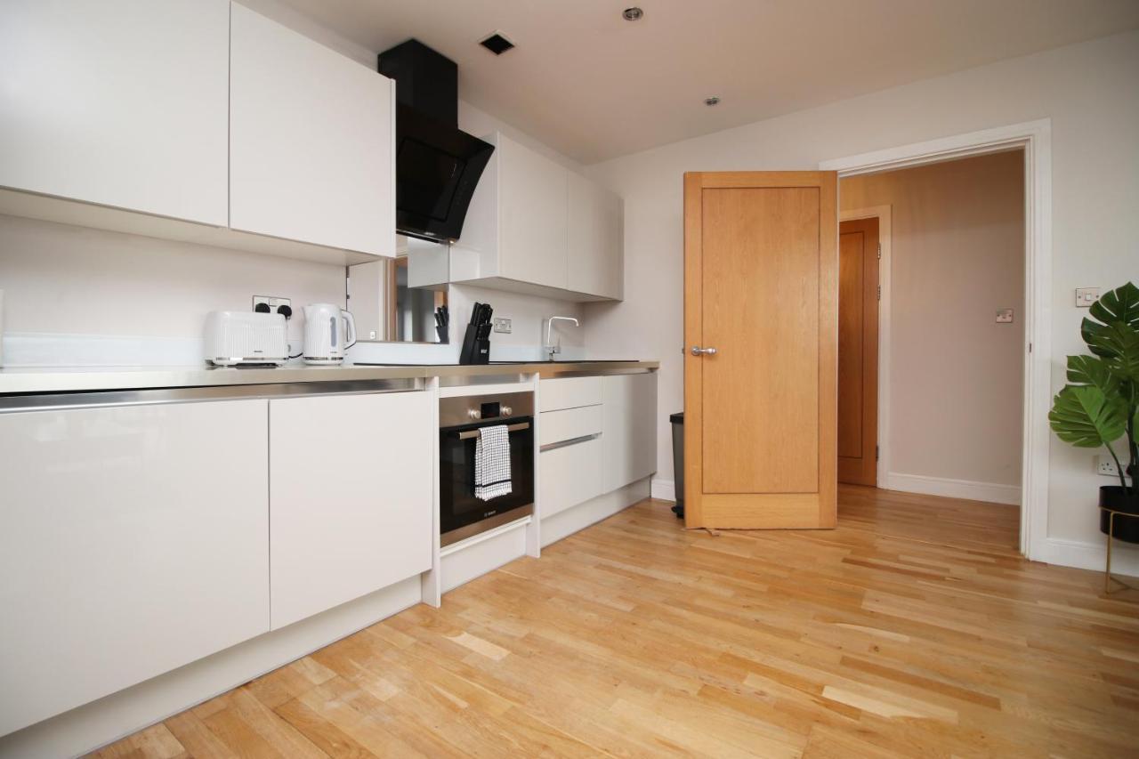 The View - Long Stay Offer - Modern Central Apartment And Parking By Cto Serviced Apartments Cardiff Exterior photo