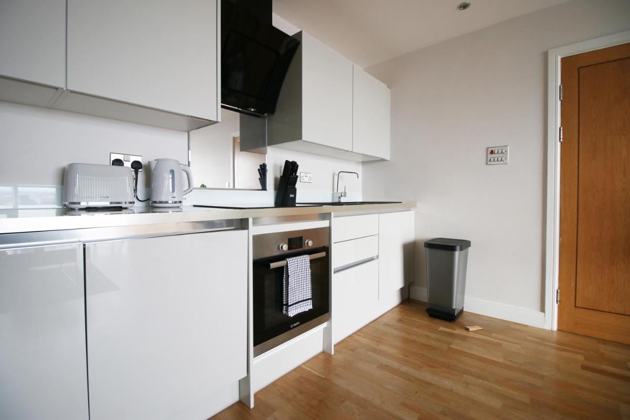 The View - Long Stay Offer - Modern Central Apartment And Parking By Cto Serviced Apartments Cardiff Exterior photo