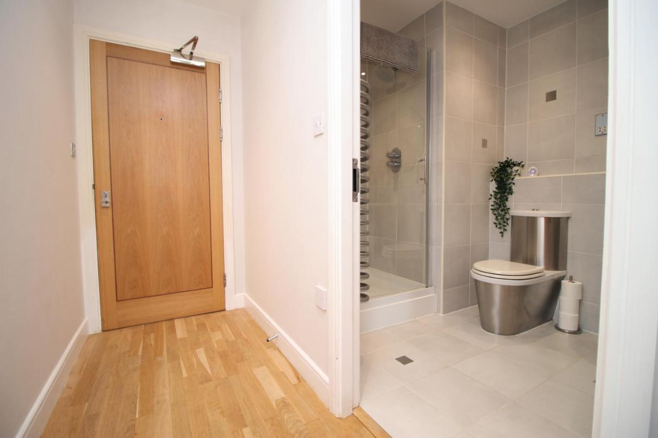 The View - Long Stay Offer - Modern Central Apartment And Parking By Cto Serviced Apartments Cardiff Exterior photo