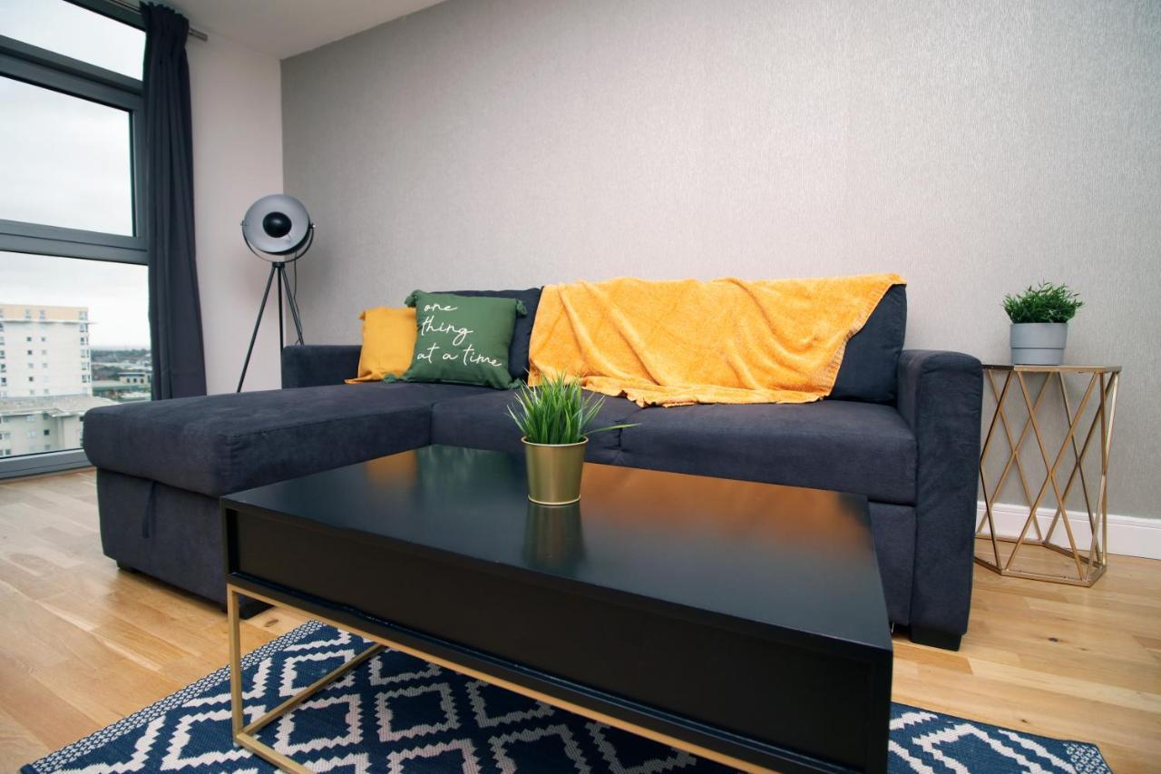 The View - Long Stay Offer - Modern Central Apartment And Parking By Cto Serviced Apartments Cardiff Exterior photo